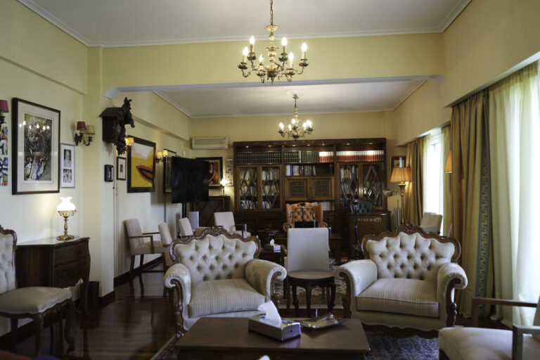 GALLERY 8